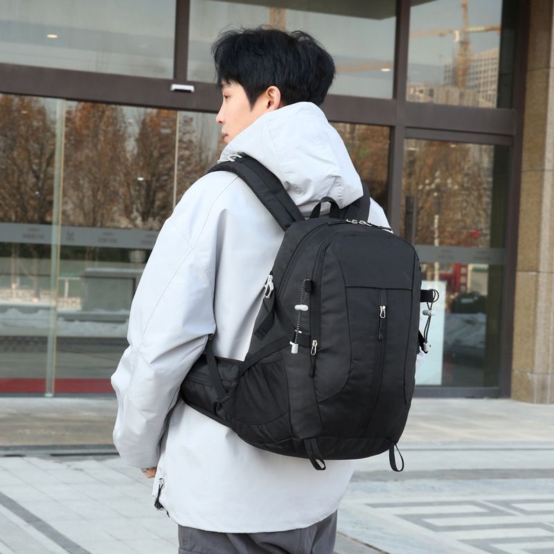 Lightweight Chest Strap Multi-day Hiking Backpack，2303