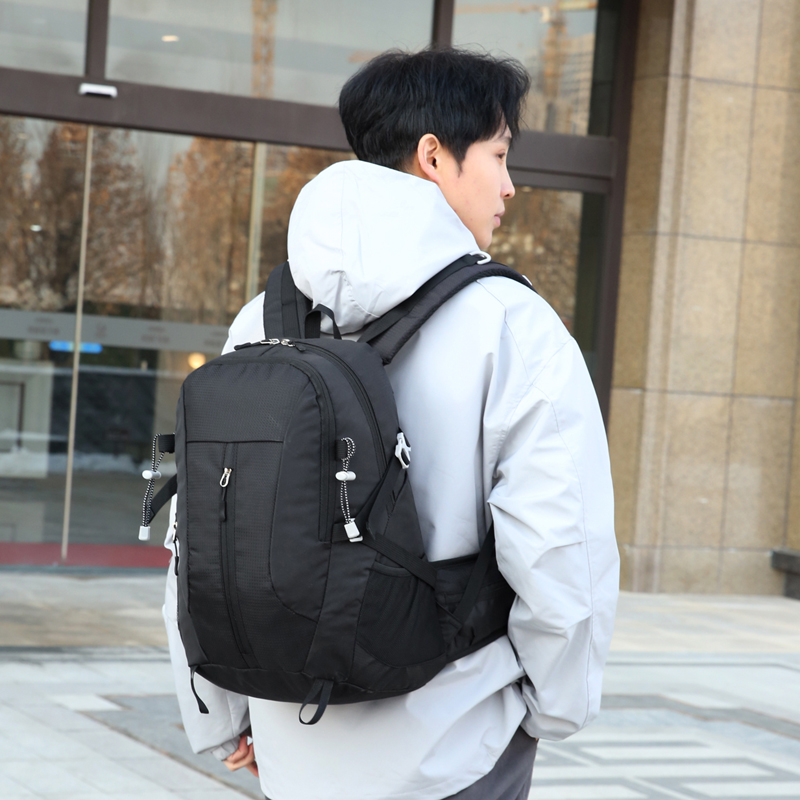 Lightweight Chest Strap Multi-day Hiking Backpack，2303