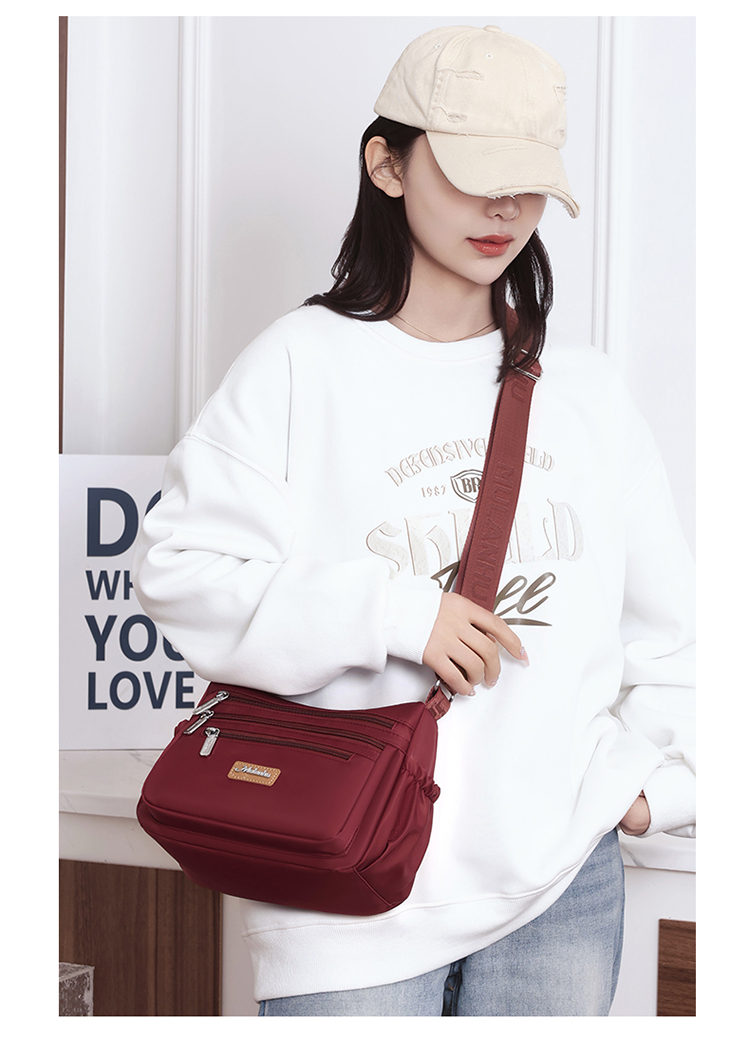 Lightweight Nylon Crossbody Bag for Women – Water-Resistant Daily Purse