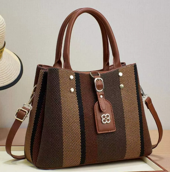 Women’s Structured Handbag – Minimalist Design for Office