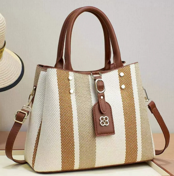 Women’s Structured Handbag – Minimalist Design for Office