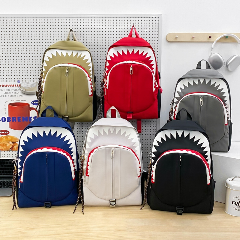 Glow‑in‑Dark Shark Jaw Student Backpack – Luminous & Secure