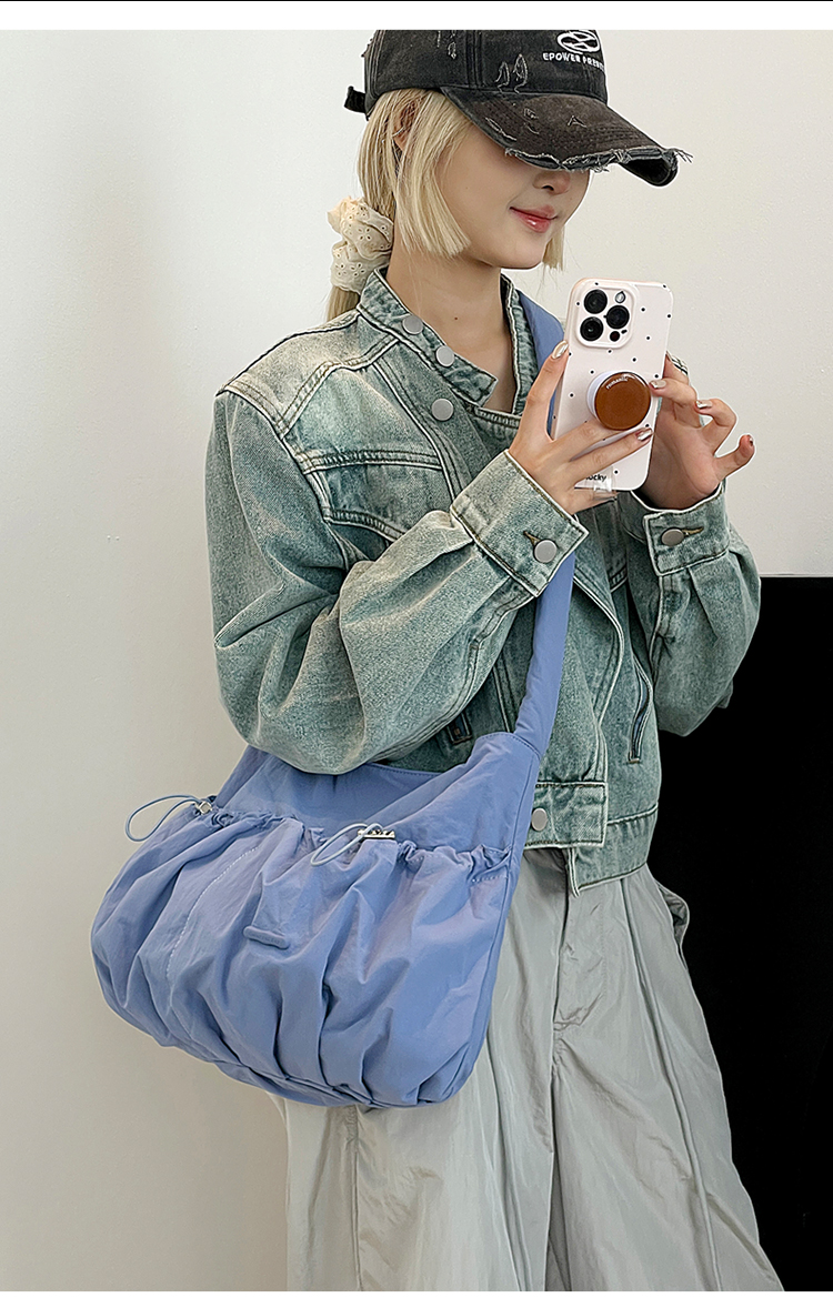 women’s shoulder bag